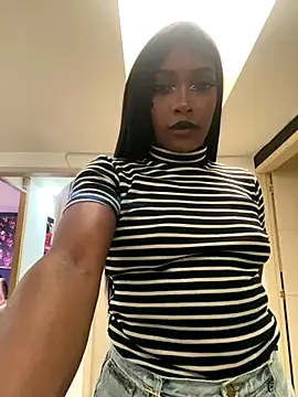 TIFFANYYSTAR online show from December 2, 2025, 3:07 pm