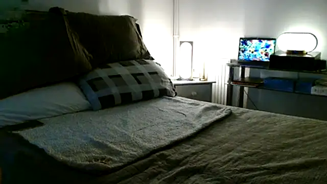 ImYourXtoy online show from April 28, 2026, 6:02 pm