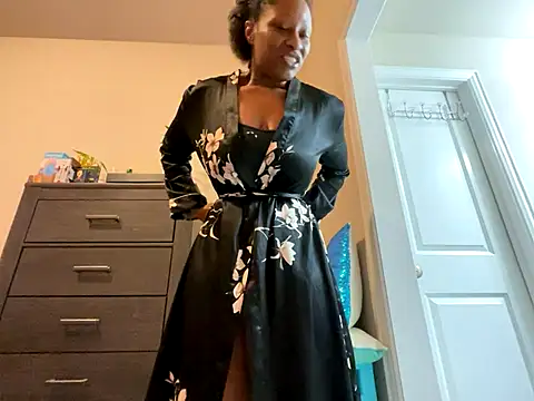 wynterheat online show from November 15, 2025, 5:38 am