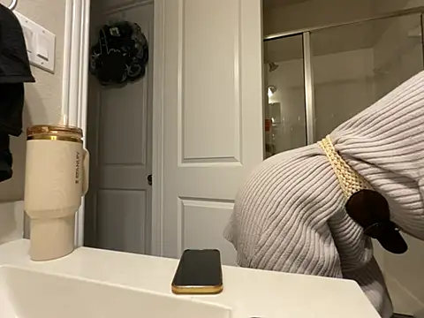 wynterheat online show from April 21, 2026, 4:41 am