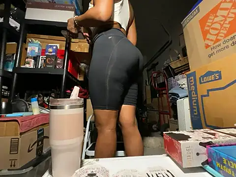 Snapshot of wynterheat chatting on July 11, 2026, 5:15 pm wynterheat online show from July 11, 2026, 5:15 pm