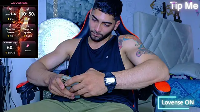 Rich boy01 online show from December 4, 2025, 5:43 pm