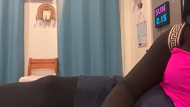 femsissyash online show from February 15, 2026, 12:47 pm