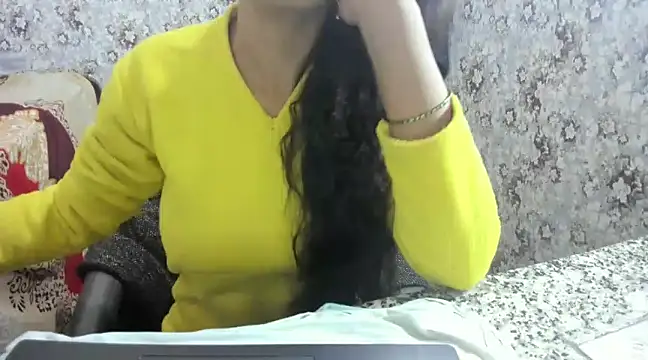 aarjulove online show from January 8, 2025, 4:44 pm