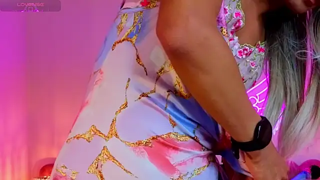  scarletmoore online show from October 4, 2025, 10:57 am