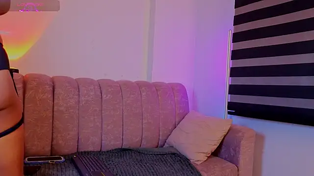  scarletmoore online show from April 21, 2026, 6:09 am