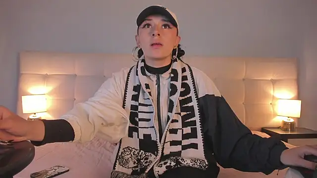 Zowi Hottiee online show from February 5, 2025, 2:19 am