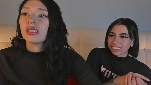 Zowi Hottiee online show from March 11, 2025, 3:05 am