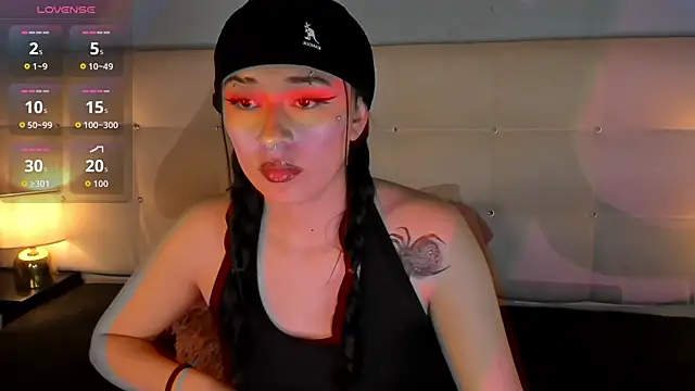 Zowi Hottiee online show from September 16, 2025, 4:02 am