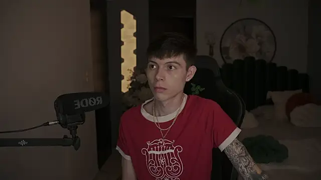 IsmaelRichardson online show from March 19, 2025, 2:48 am