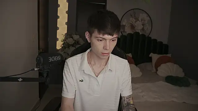 IsmaelRichardson online show from March 20, 2025, 1:24 am