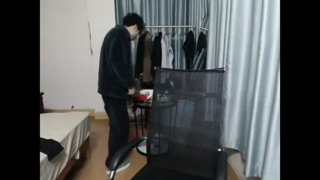 wujiaxing22 online show from February 23, 2025, 8:00 pm