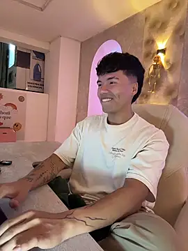 Logan smith1 online show from October 28, 2025, 5:11 am