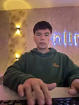 Logan smith1 online show from December 20, 2025, 5:03 am