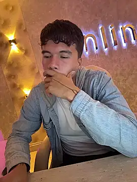 Logan smith1 online show from January 9, 2026, 8:39 am