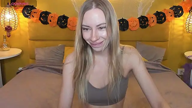 Diana Garrett online show from October 31, 2025, 1:28 am