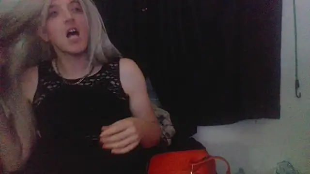 sexyblondetrans online show from October 4, 2025, 9:40 am