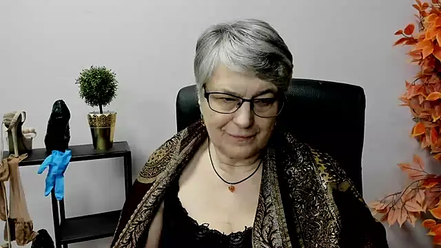 IrisDream online show from February 12, 2025, 1:16 pm