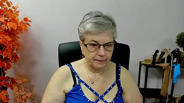 IrisDream online show from October 21, 2025, 6:14 am