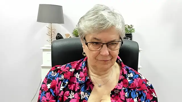 IrisDream online show from April 7, 2026, 6:14 am