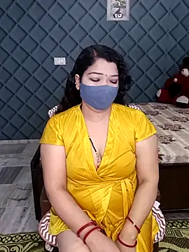 Cute-Raashii online show from February 28, 2025, 5:48 pm