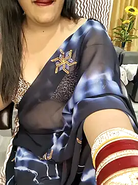 Cute-Raashii online show from November 30, 2025, 4:05 am