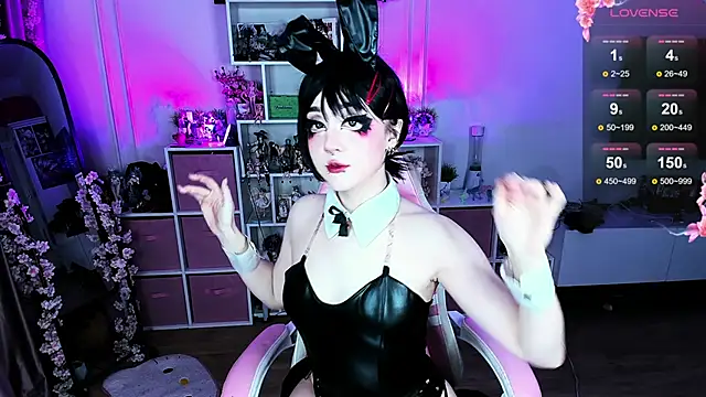 Aki  Ra online show from September 14, 2025, 3:27 am