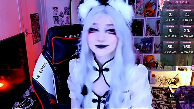 Aki  Ra online show from April 4, 2026, 10:29 pm