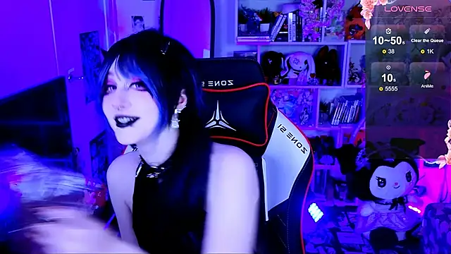 Aki  Ra online show from April 10, 2026, 11:53 pm