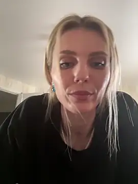 Snapshot of Liya_my chatting on April 28, 2026, 1:16 pm Liya my online show from April 28, 2026, 1:16 pm