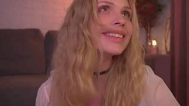 divinelights online show from March 18, 2025, 10:04 pm