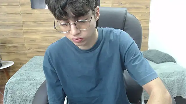 jhoellx online show from January 6, 2025, 6:31 pm