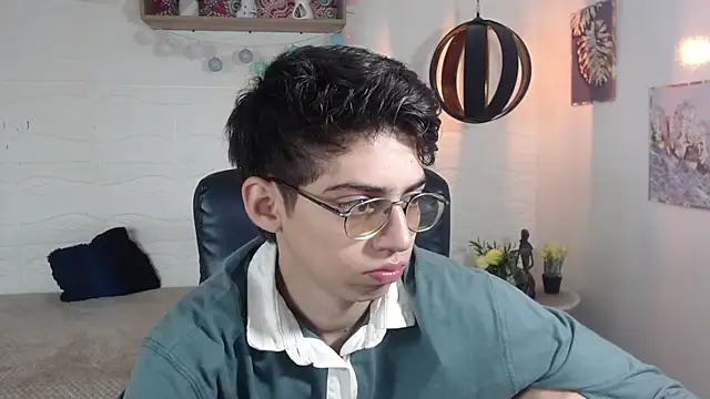 jhoellx online show from January 28, 2025, 12:43 pm