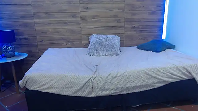 jhoellx online show from February 20, 2025, 6:35 pm