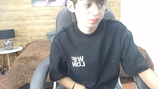 jhoellx online show from March 8, 2025, 12:41 pm