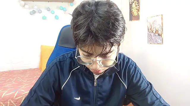 jhoellx online show from November 30, 2025, 1:04 pm