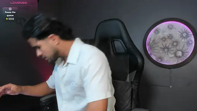 Snapshot of khriss_brown chatting on November 19, 2025, 8:53 pm khriss brown online show from November 19, 2025, 8:53 pm