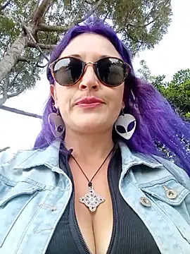 Snapshot of sophie_banger chatting on October 12, 2025, 6:07 pm sophie banger online show from October 12, 2025, 6:07 pm