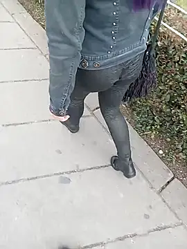 sophie banger online show from December 15, 2025, 6:56 pm