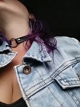 sophie banger online show from April 17, 2026, 9:07 pm