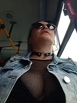 sophie banger online show from April 20, 2026, 7:48 pm