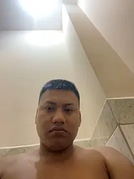 alejooxhot online show from June 15, 2026, 1:13 pm