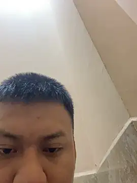alejooxhot online show from June 17, 2026, 1:23 pm
