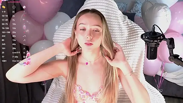 HollisBeckett online show from March 6, 2026, 1:24 am