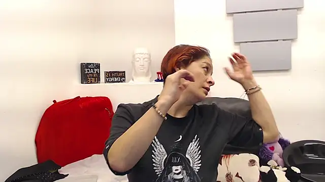 eva twiss online show from April 19, 2026, 11:53 am