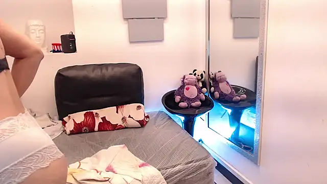 eva twiss online show from April 19, 2026, 6:10 pm