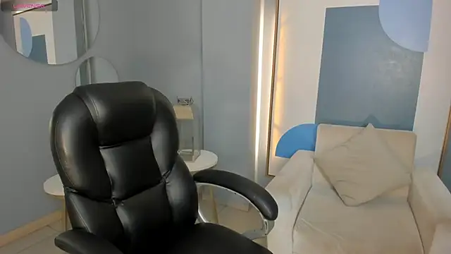 Snapshot of ChloePreston_ chatting on May 28, 2026, 10:56 am ChloePreston online show from May 28, 2026, 10:56 am