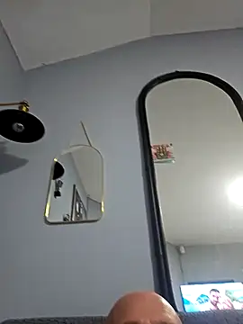 dickinyouto online show from December 4, 2025, 8:23 am