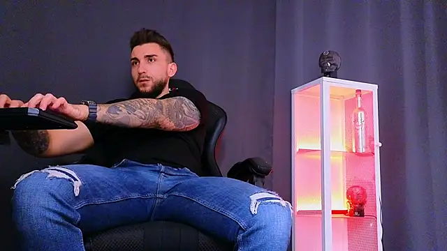 MightyAaron66 online show from February 17, 2025, 6:09 am