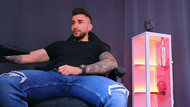 MightyAaron66 online show from February 21, 2025, 3:32 pm